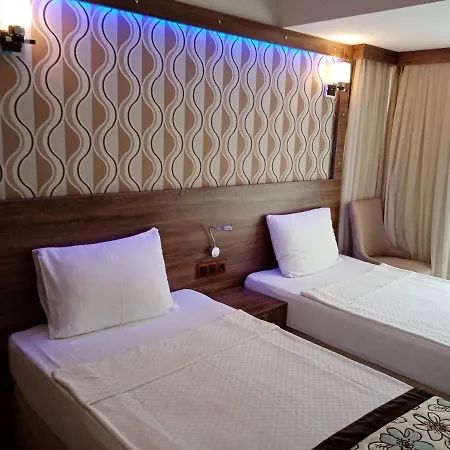 Dolphin Apartahotel 3*