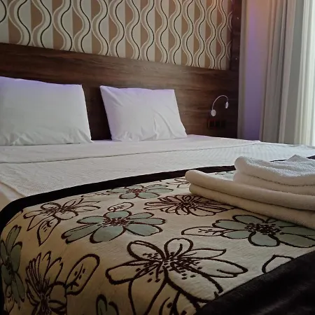 Apartahotel Dolphin 3*