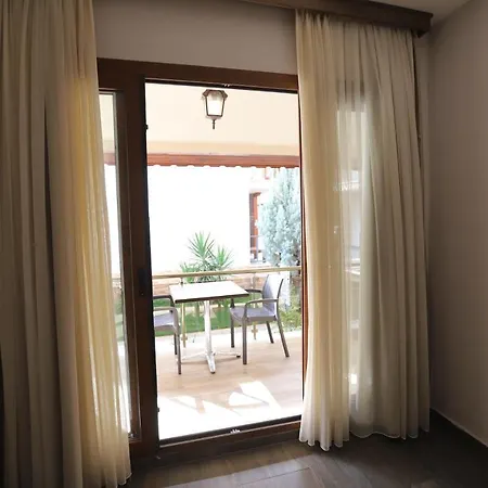 Apartahotel Dolphin 3*