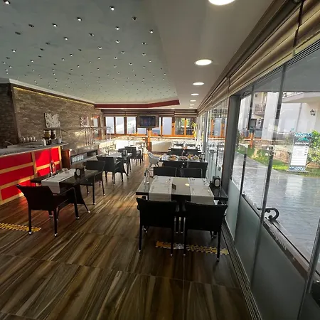 Dolphin Aparthotel 3*