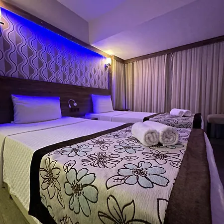 Dolphin Aparthotel 3*
