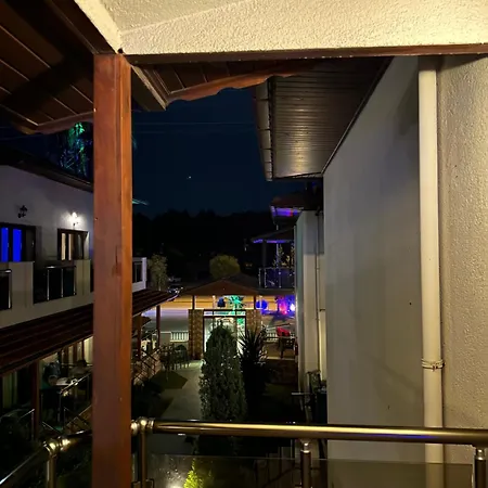 Dolphin Aparthotel 3*