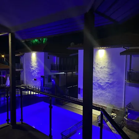 Dolphin Aparthotel