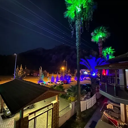 Dolphin Aparthotel 3*