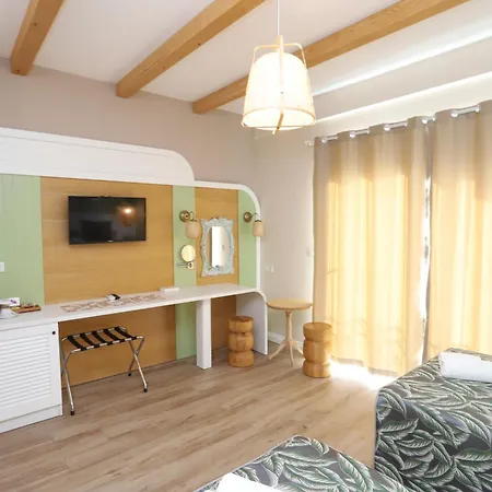 Apartahotel Dolphin 3*