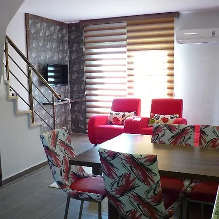 Apartahotel Dolphin 3*