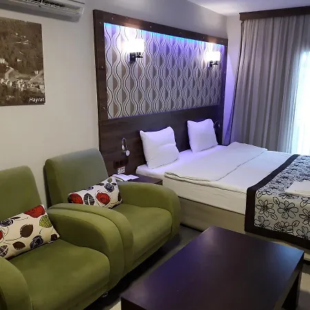 ドルフィン アパートホテル 3*