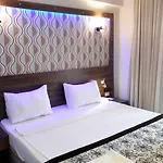 Dolphin Apartmanhotel