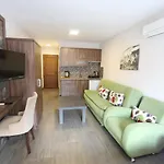 海豚公寓式酒店 3*