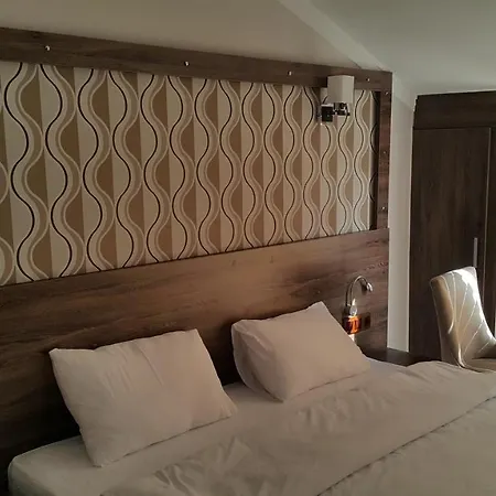 دولفين أبارت 3*