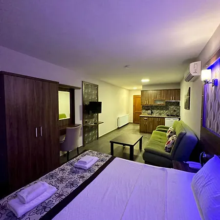 Apart Otel Dolphin Sarıgerme